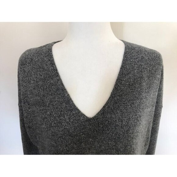 Aritzia BABATON Erin Sweater Size Medium Heather Gray Black Wool Blend V-Neck - Picture 3 of 9